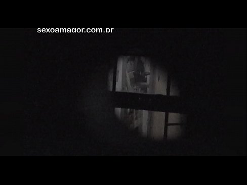 ❤️ Блонди ба таври махфӣ аз ҷониби як сайёҳи ҳамсоя, ки паси хиштҳои холӣ пинҳон шудааст, сабт мешавад ️❌ Порно босифат дар мо ﹏