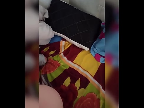 ❤️ Ҳамҳуҷраи ман дар хона танҳо мемонад, зеро шавҳараш ба рухсатӣ меравад ва ман аз фурсат истифода бурда, ӯро сиҳат мекунам ва харашро аз шир пур мекунам ️❌ Порно босифат дар мо ﹏